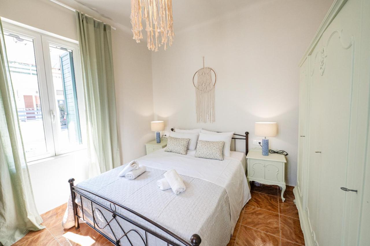 Sunny Yard Apartments Порос Экстерьер фото