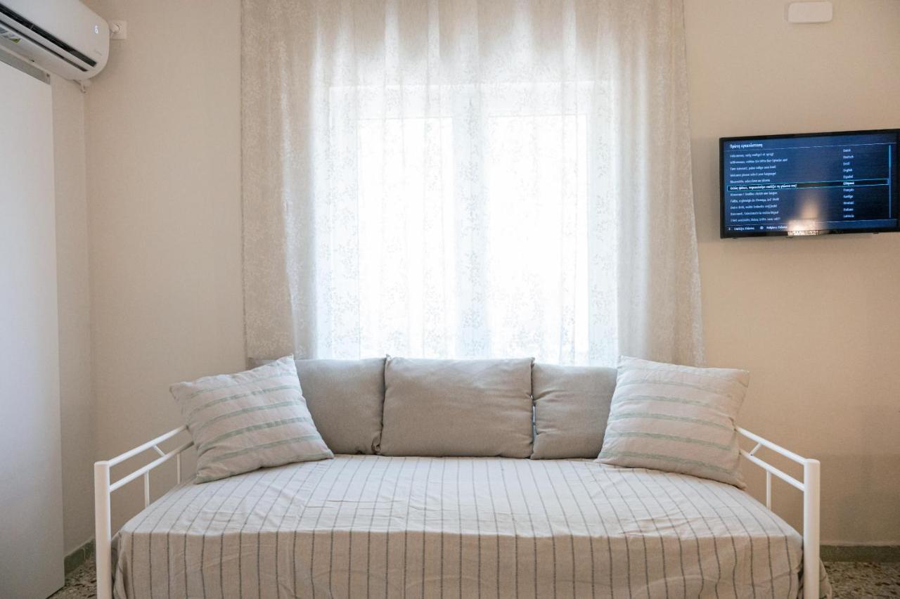 Sunny Yard Apartments Порос Экстерьер фото